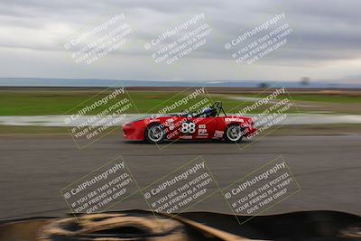 media/Jan-14-2023-CalClub SCCA (Sat) [[d2757389b8]]/Group 6/Race (Sunset)/